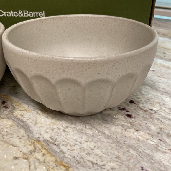 ๐ Crate & Barrel Textured Stoneware Bowls set of 4, in box - Picture 7 of 11